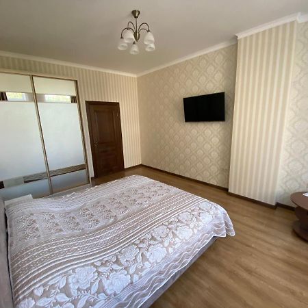 Квартира На Французькому Бульварі Біля Моря Та Інституту Філатова Одеса Luaran gambar